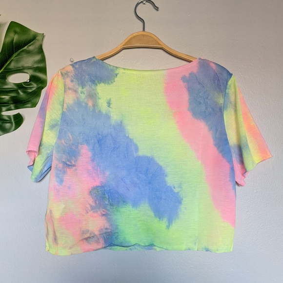 Neon tie dye v neck cropped tee - Picture 7 of 8